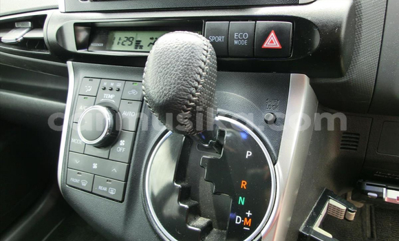 Buy Used Toyota Wish Black Car in Beitbridge in Matabeleland South Buy Used Toyota Wish Black Car in Beitbridge in Matabeleland South