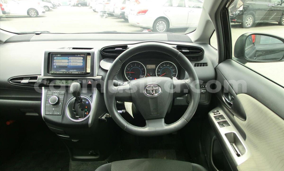 Buy Used Toyota Wish Black Car in Beitbridge in Matabeleland South Buy Used Toyota Wish Black Car in Beitbridge in Matabeleland South