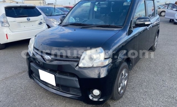 Buy Used Toyota Sienta Black Car in Beitbridge in Matabeleland South