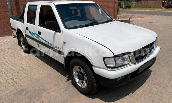 Nunua Ilio tumika Isuzu KB Nyeupe Gari ndani ya Beitbridge nchini Matabeleland Kusini