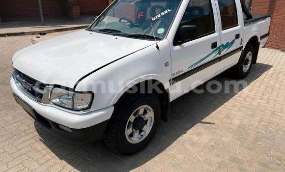 Acheter Occasion Voiture Isuzu KB Blanc à Beitbridge, Matabeleland South Acheter Occasion Voiture Isuzu KB Blanc à Beitbridge, Matabeleland South