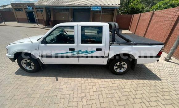 Acheter Occasion Voiture Isuzu KB Blanc à Beitbridge, Matabeleland South Acheter Occasion Voiture Isuzu KB Blanc à Beitbridge, Matabeleland South