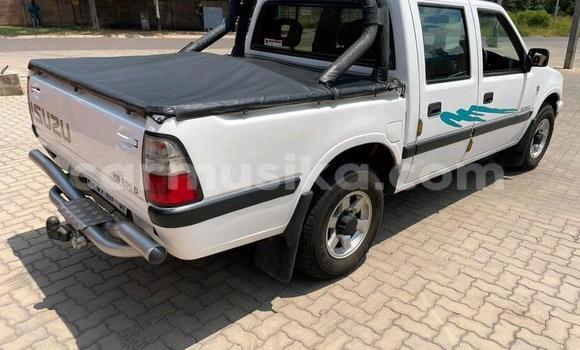 Acheter Occasion Voiture Isuzu KB Blanc à Beitbridge, Matabeleland South Acheter Occasion Voiture Isuzu KB Blanc à Beitbridge, Matabeleland South