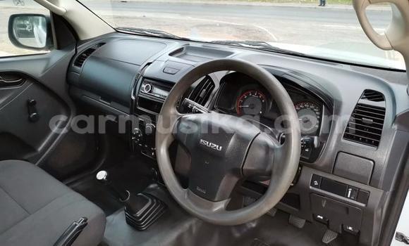 Acheter Occasion Voiture Isuzu KB Blanc à Beitbridge, Matabeleland South Acheter Occasion Voiture Isuzu KB Blanc à Beitbridge, Matabeleland South