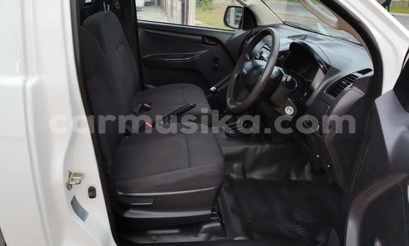 Acheter Occasion Voiture Isuzu KB Blanc à Beitbridge, Matabeleland South Acheter Occasion Voiture Isuzu KB Blanc à Beitbridge, Matabeleland South