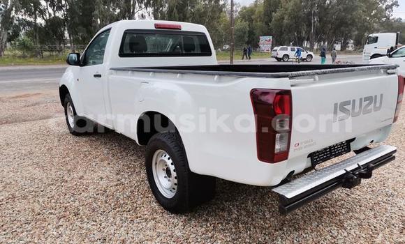Acheter Occasion Voiture Isuzu KB Blanc à Beitbridge, Matabeleland South Acheter Occasion Voiture Isuzu KB Blanc à Beitbridge, Matabeleland South