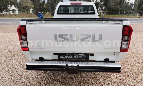 Acheter Occasion Voiture Isuzu KB Blanc à Beitbridge, Matabeleland South Acheter Occasion Voiture Isuzu KB Blanc à Beitbridge, Matabeleland South