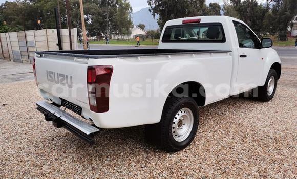 Acheter Occasion Voiture Isuzu KB Blanc à Beitbridge, Matabeleland South Acheter Occasion Voiture Isuzu KB Blanc à Beitbridge, Matabeleland South
