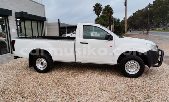 Acheter Occasion Voiture Isuzu KB Blanc à Beitbridge, Matabeleland South Acheter Occasion Voiture Isuzu KB Blanc à Beitbridge, Matabeleland South