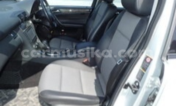 Acheter Occasion Voiture Mercedes-Benz C180 COUPE Gris à Beitbridge, Matabeleland South Acheter Occasion Voiture Mercedes-Benz C180 COUPE Gris à Beitbridge, Matabeleland South