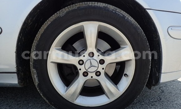 Acheter Occasion Voiture Mercedes-Benz C180 COUPE Gris à Beitbridge, Matabeleland South Acheter Occasion Voiture Mercedes-Benz C180 COUPE Gris à Beitbridge, Matabeleland South