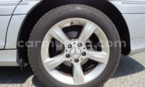 Acheter Occasion Voiture Mercedes-Benz C180 COUPE Gris à Beitbridge, Matabeleland South Acheter Occasion Voiture Mercedes-Benz C180 COUPE Gris à Beitbridge, Matabeleland South