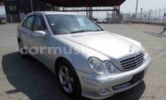 Acheter Occasion Voiture Mercedes-Benz C180 COUPE Gris à Beitbridge, Matabeleland South Acheter Occasion Voiture Mercedes-Benz C180 COUPE Gris à Beitbridge, Matabeleland South