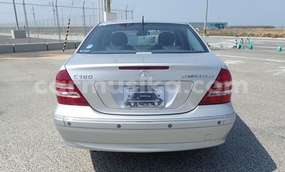 Acheter Occasion Voiture Mercedes-Benz C180 COUPE Gris à Beitbridge, Matabeleland South Acheter Occasion Voiture Mercedes-Benz C180 COUPE Gris à Beitbridge, Matabeleland South