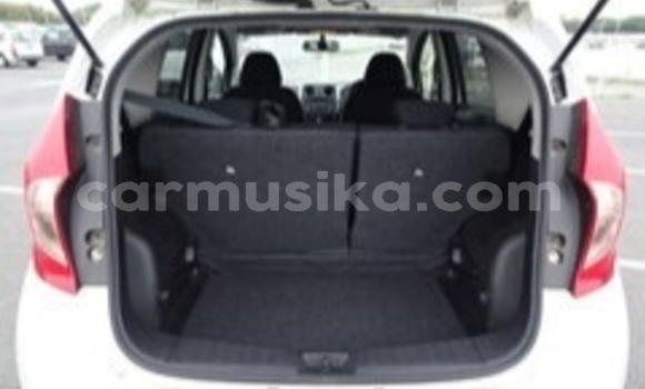 Buy Used Nissan Note White Car in Beitbridge in Matabeleland South Buy Used Nissan Note White Car in Beitbridge in Matabeleland South