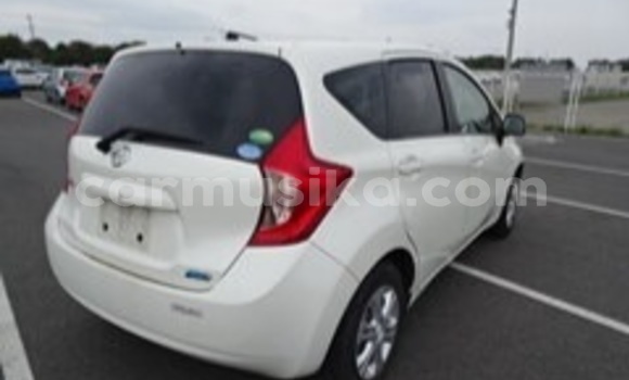 Buy Used Nissan Note White Car in Beitbridge in Matabeleland South Buy Used Nissan Note White Car in Beitbridge in Matabeleland South