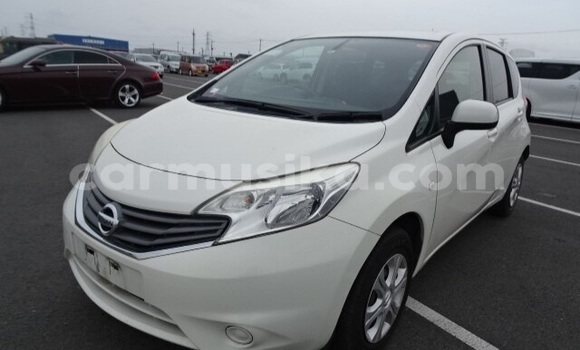 Buy Used Nissan Note White Car in Beitbridge in Matabeleland South Buy Used Nissan Note White Car in Beitbridge in Matabeleland South