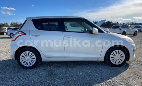Acheter Occasion Voiture Suzuki Swift Blanc à Beitbridge, Matabeleland South Acheter Occasion Voiture Suzuki Swift Blanc à Beitbridge, Matabeleland South