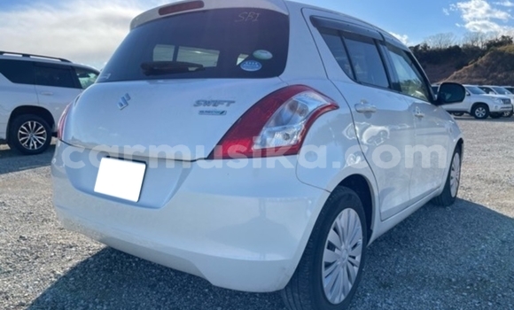 Acheter Occasion Voiture Suzuki Swift Blanc à Beitbridge, Matabeleland South Acheter Occasion Voiture Suzuki Swift Blanc à Beitbridge, Matabeleland South