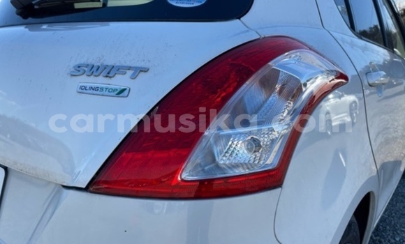Acheter Occasion Voiture Suzuki Swift Blanc à Beitbridge, Matabeleland South Acheter Occasion Voiture Suzuki Swift Blanc à Beitbridge, Matabeleland South