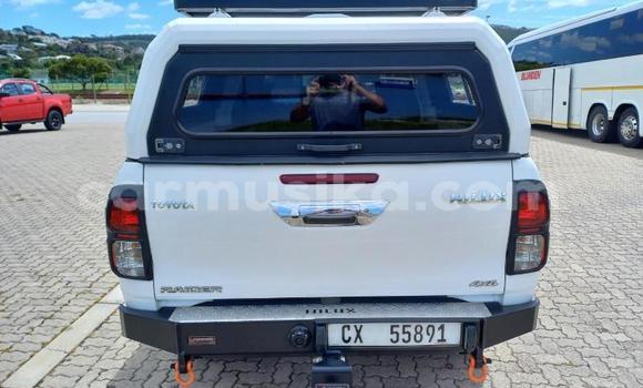 Acheter Occasion Voiture Toyota Hilux Blanc à Beitbridge, Matabeleland South Acheter Occasion Voiture Toyota Hilux Blanc à Beitbridge, Matabeleland South