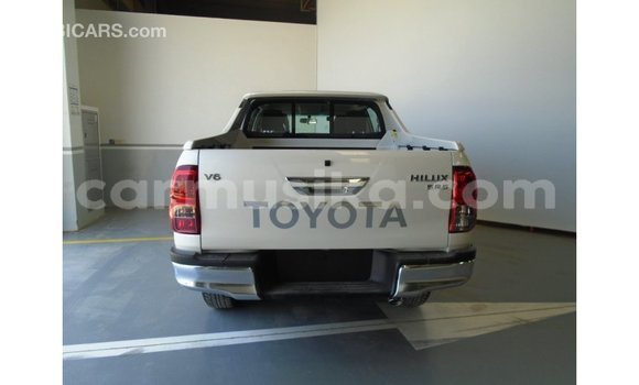 Tenga Imported Toyota Hilux Chena Mota in Import - Dubai in Harare Tenga Imported Toyota Hilux Chena Mota in Import - Dubai in Harare