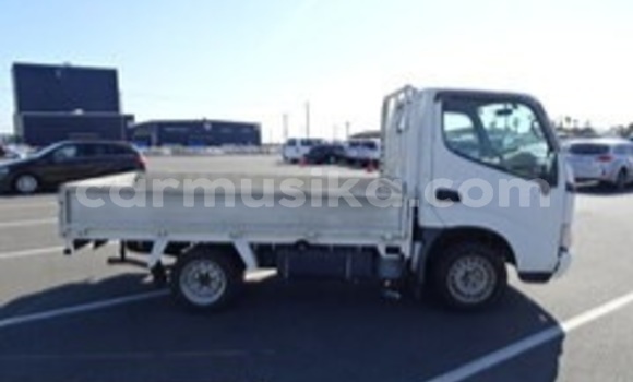 Acheter Occasion Utilitaire Toyota Dyna Blanc à Beitbridge, Matabeleland South Acheter Occasion Utilitaire Toyota Dyna Blanc à Beitbridge, Matabeleland South