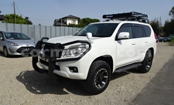 Nunua Ilio tumika Toyota Land Cruiser Nyeupe Gari ndani ya Beitbridge nchini Matabeleland Kusini