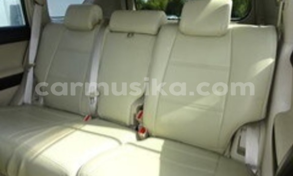 Nunua Ilio tumika Toyota Land Cruiser Nyeupe Gari ndani ya Beitbridge nchini Matabeleland Kusini Nunua Ilio tumika Toyota Land Cruiser Nyeupe Gari ndani ya Beitbridge nchini Matabeleland Kusini