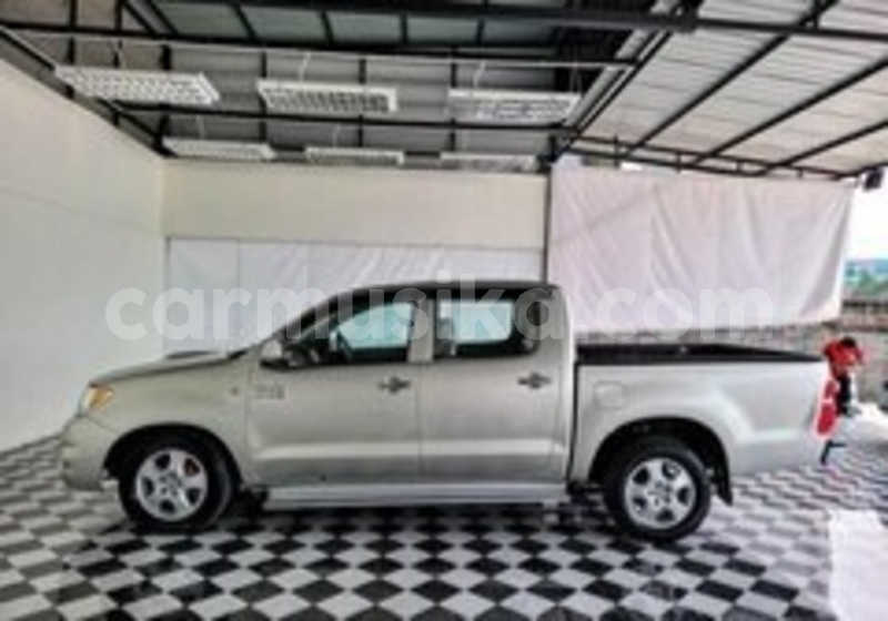 Big with watermark toyota hilux matabeleland south beitbridge 32854