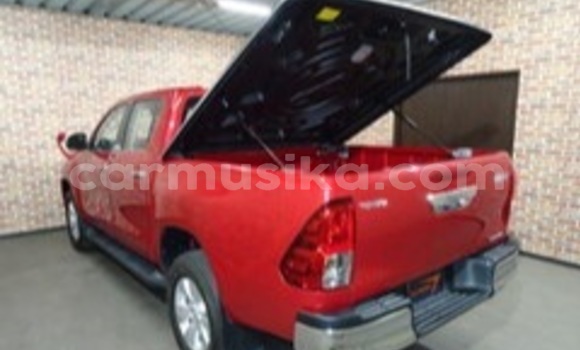 Nunua Ilio tumika Toyota Hilux Nyekundu Gari ndani ya Beitbridge nchini Matabeleland Kusini Nunua Ilio tumika Toyota Hilux Nyekundu Gari ndani ya Beitbridge nchini Matabeleland Kusini