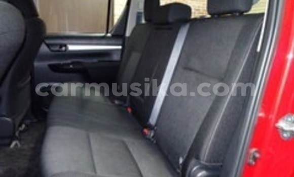 Nunua Ilio tumika Toyota Hilux Nyekundu Gari ndani ya Beitbridge nchini Matabeleland Kusini Nunua Ilio tumika Toyota Hilux Nyekundu Gari ndani ya Beitbridge nchini Matabeleland Kusini