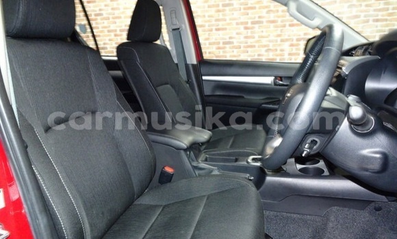 Nunua Ilio tumika Toyota Hilux Nyekundu Gari ndani ya Beitbridge nchini Matabeleland Kusini Nunua Ilio tumika Toyota Hilux Nyekundu Gari ndani ya Beitbridge nchini Matabeleland Kusini