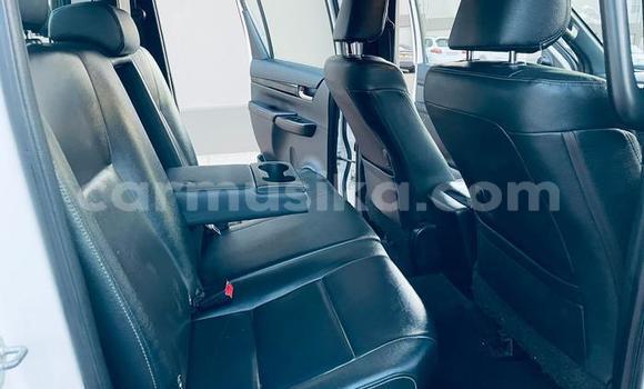 Acheter Occasion Voiture Toyota Hilux Blanc à Beitbridge, Matabeleland South Acheter Occasion Voiture Toyota Hilux Blanc à Beitbridge, Matabeleland South