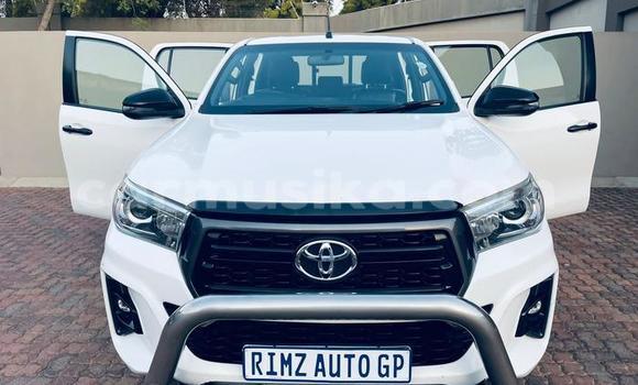 Acheter Occasion Voiture Toyota Hilux Blanc à Beitbridge, Matabeleland South Acheter Occasion Voiture Toyota Hilux Blanc à Beitbridge, Matabeleland South