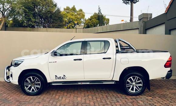 Acheter Occasion Voiture Toyota Hilux Blanc à Beitbridge, Matabeleland South Acheter Occasion Voiture Toyota Hilux Blanc à Beitbridge, Matabeleland South