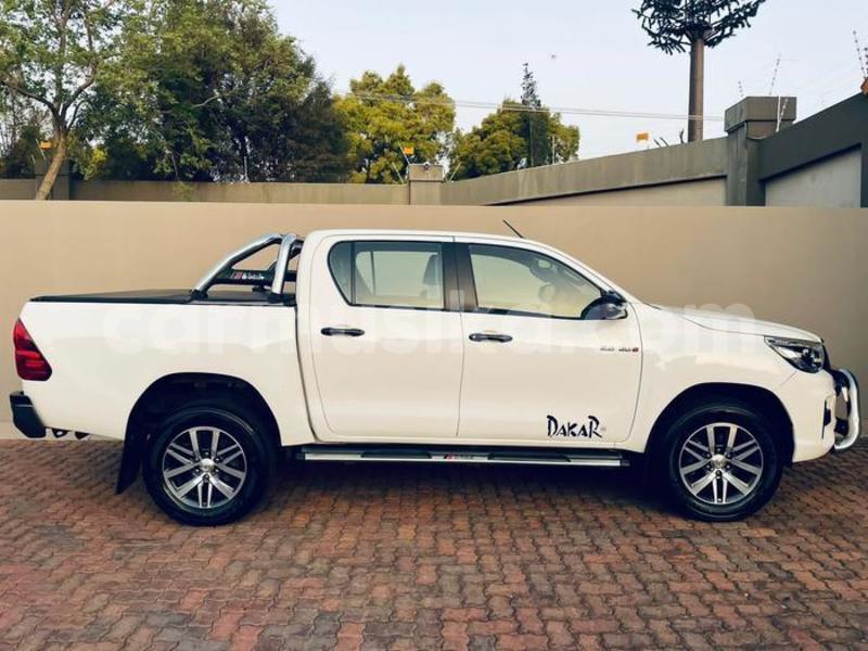 Big with watermark toyota hilux matabeleland south beitbridge 32858