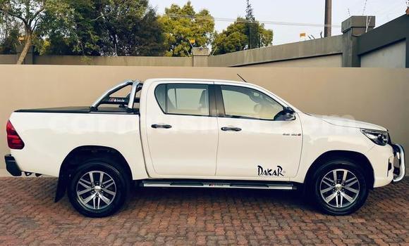 Acheter Occasion Voiture Toyota Hilux Blanc à Beitbridge, Matabeleland South Acheter Occasion Voiture Toyota Hilux Blanc à Beitbridge, Matabeleland South