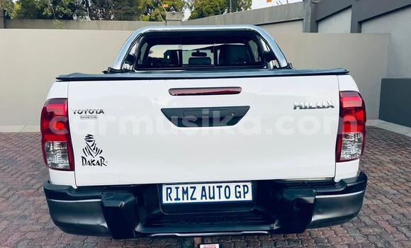 Acheter Occasion Voiture Toyota Hilux Blanc à Beitbridge, Matabeleland South Acheter Occasion Voiture Toyota Hilux Blanc à Beitbridge, Matabeleland South