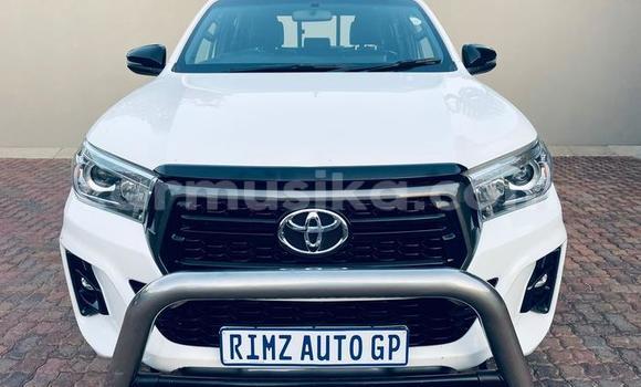 Acheter Occasion Voiture Toyota Hilux Blanc à Beitbridge, Matabeleland South Acheter Occasion Voiture Toyota Hilux Blanc à Beitbridge, Matabeleland South
