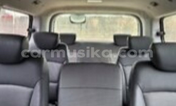 Acheter Occasion Voiture Hyundai H1 Gris à Beitbridge, Matabeleland South Acheter Occasion Voiture Hyundai H1 Gris à Beitbridge, Matabeleland South