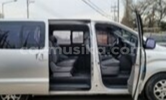Acheter Occasion Voiture Hyundai H1 Gris à Beitbridge, Matabeleland South Acheter Occasion Voiture Hyundai H1 Gris à Beitbridge, Matabeleland South