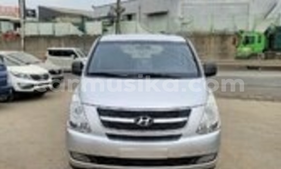 Acheter Occasion Voiture Hyundai H1 Gris à Beitbridge, Matabeleland South Acheter Occasion Voiture Hyundai H1 Gris à Beitbridge, Matabeleland South