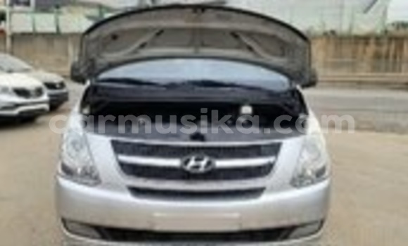 Acheter Occasion Voiture Hyundai H1 Gris à Beitbridge, Matabeleland South Acheter Occasion Voiture Hyundai H1 Gris à Beitbridge, Matabeleland South