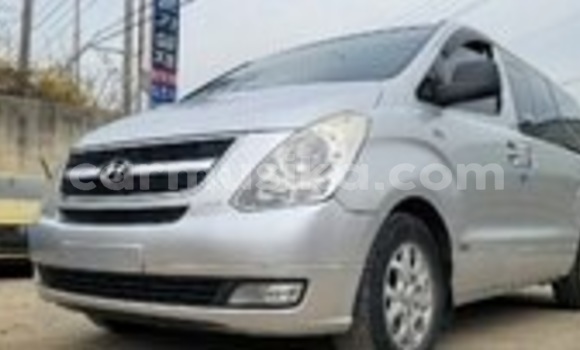 Acheter Occasion Voiture Hyundai H1 Gris à Beitbridge, Matabeleland South Acheter Occasion Voiture Hyundai H1 Gris à Beitbridge, Matabeleland South