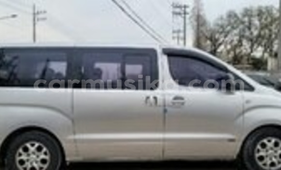 Acheter Occasion Voiture Hyundai H1 Gris à Beitbridge, Matabeleland South Acheter Occasion Voiture Hyundai H1 Gris à Beitbridge, Matabeleland South