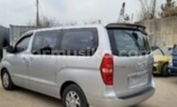 Acheter Occasion Voiture Hyundai H1 Gris à Beitbridge, Matabeleland South Acheter Occasion Voiture Hyundai H1 Gris à Beitbridge, Matabeleland South