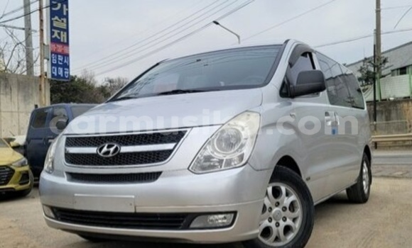 Acheter Occasion Voiture Hyundai H1 Gris à Beitbridge, Matabeleland South Acheter Occasion Voiture Hyundai H1 Gris à Beitbridge, Matabeleland South
