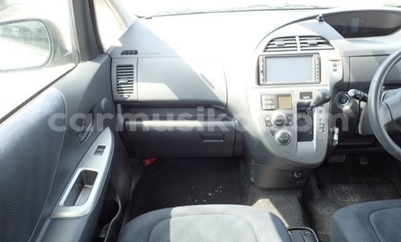 Acheter Occasion Voiture Toyota Ractis Gris à Beitbridge, Matabeleland South Acheter Occasion Voiture Toyota Ractis Gris à Beitbridge, Matabeleland South