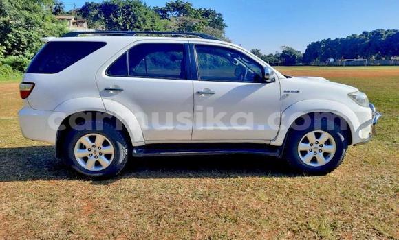Buy Used Toyota Fortuner White Car in Beitbridge in Matabeleland South Buy Used Toyota Fortuner White Car in Beitbridge in Matabeleland South